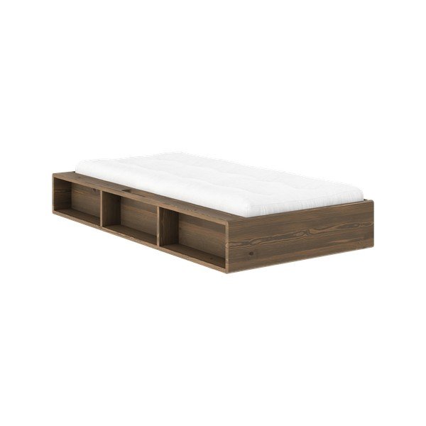 Tumša dabīga toņa priedes masīvkoka vienvietīga gulta bez galvgaļa ar redelēm 90x200 cm Ziggy – Karup-image-1