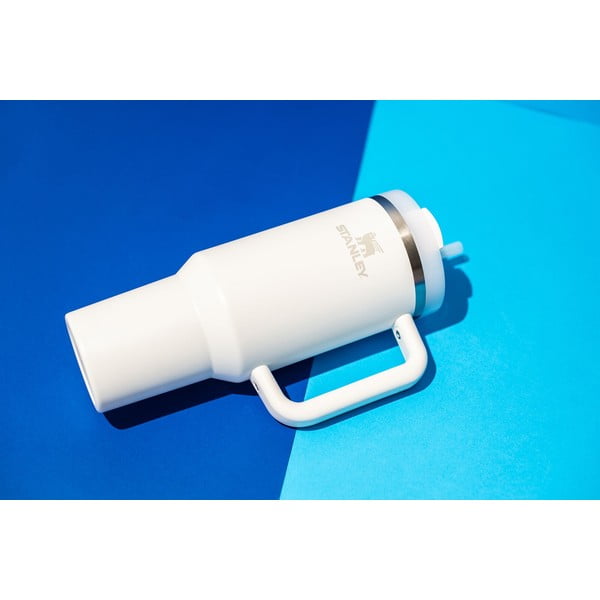 Balts nerūsējošā tērauda termoss ar salmiņu 1,18 l Quencher H2.0 FlowState Tumbler Frost – Stanley-image-1