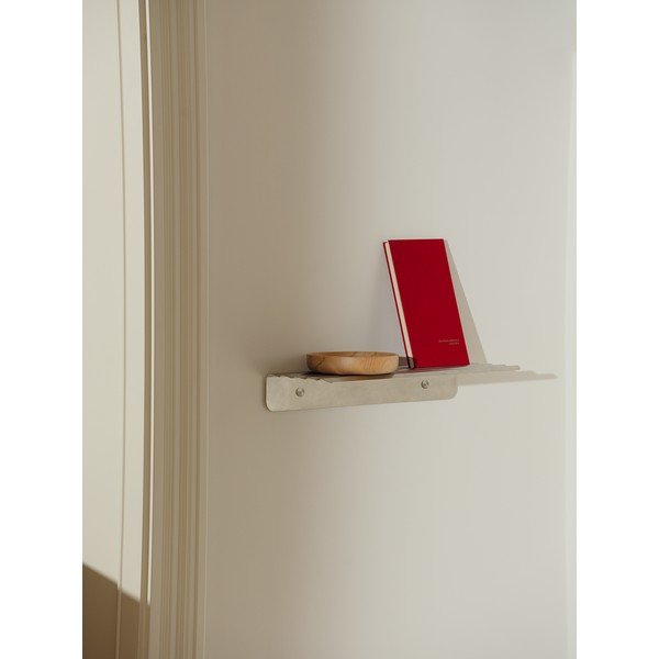 Sudraba krāsas metāla sienas plaukts 50 cm Olbi – noo.ma-image-1