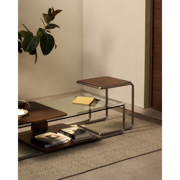 Sānu galdiņš ar riekstkoka imitāciju 42x42 cm Tarsel – Kave Home-image-1