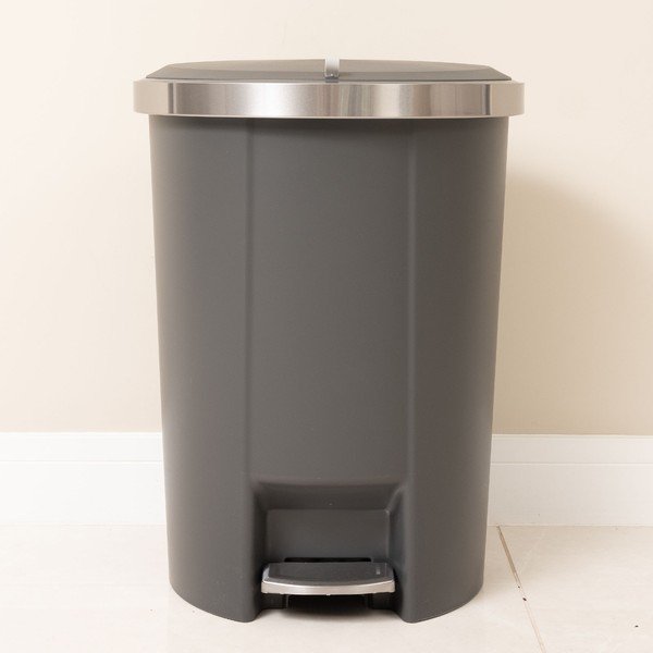 Pelēka plastmasas atkritumu tvertne ar pedāli 50 l – Addis-image-4