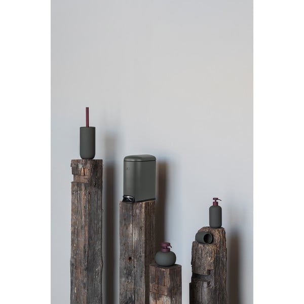 Tumši zaļš keramikas ziepju dozators 120 ml Lotus Play – Mette Ditmer Denmark-image-4