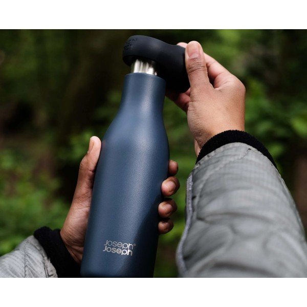 Tumši zila nerūsējošā tērauda pudele ceļojumiem 500 ml Loop – Joseph Joseph-image-1