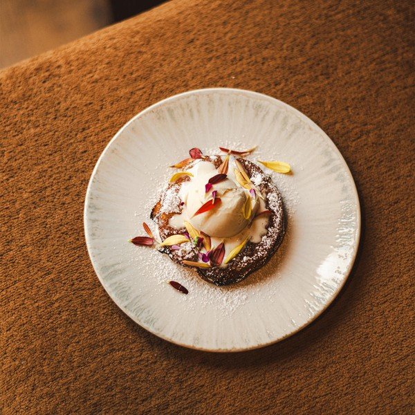 Gaiši pelēks deserta porcelāna šķīvis ø 21 cm Nuance – BonBistro-image-2