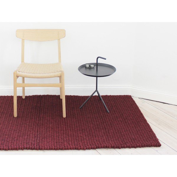 Tumšs ķiršu krāsas vilnas bumbiņu paklājs Wooldot Ball Rugs, 120 x 180 cm-image-1