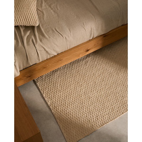 Krēmkrāsas ar rokām darināts paklājs no kokvilnas maisījuma 160x230 cm Mascarell – Kave Home-image-1