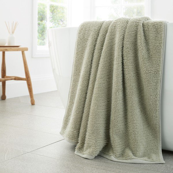 Gaiši zaļš kokvilnas dvielis 70x127 cm Soft Zero Twist Spa Towel – Bianca-image-1