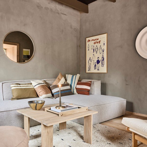Dabīga toņa ozola masīvkoka žurnālgaldiņš 75x75 cm Oy – OYOY Living Design-image-2
