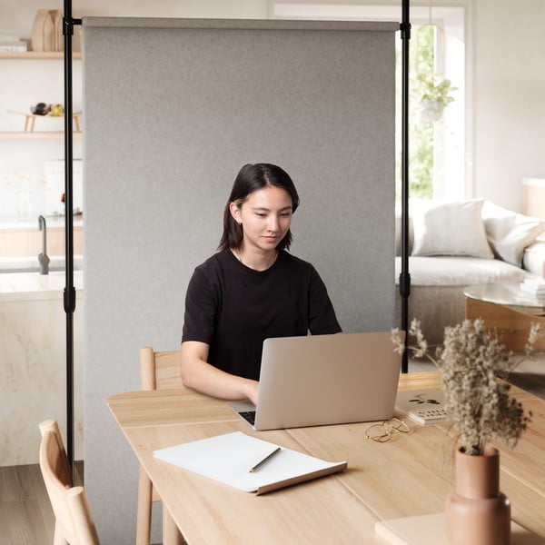 Matēti melns tērauda aizslietņa rāmis aizkariem Anywhere – Umbra-image-4