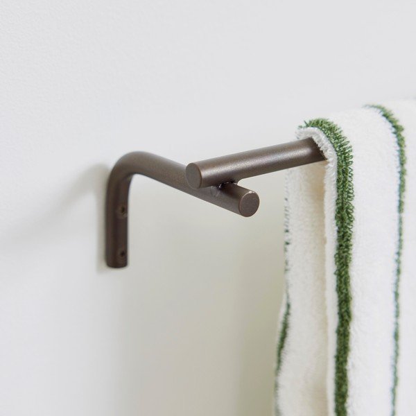 Brūns nerūsējošā tērauda sienas dvieļu turētājs Pieni – OYOY Living Design-image-1