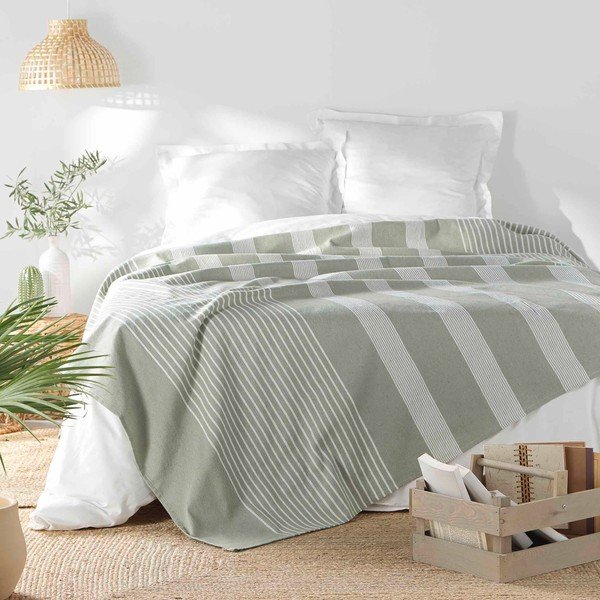 Zaļš gultas pārklājs 220x240 cm Adele – douceur d'intérieur-image-1