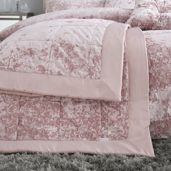 Rozā samta stepēts gultas pārklājs divvietīgai gultai 220x220 cm Crushed – Catherine Lansfield