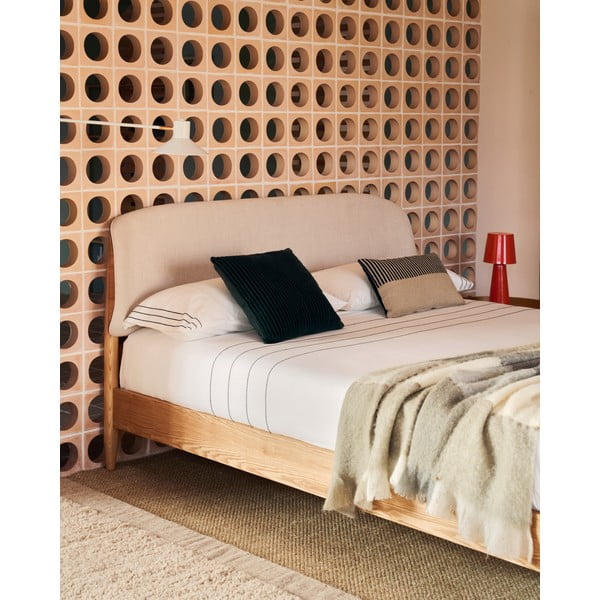 Bēša/dabīga toņa oša masīvkoka divvietīga gulta ar režģi 160x200 cm Octavia – Kave Home-image-1