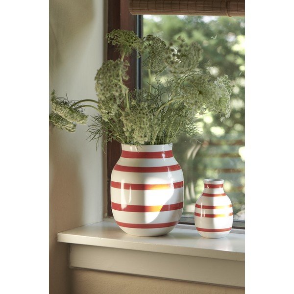 Balti sarkana keramikas vāze ar svītrām Kähler Design Omaggio, augstums 12,5 cm-image-3