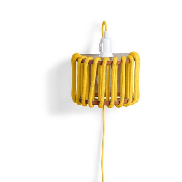 Dzeltena sienas lampa ar koka konstrukciju EMKO Macaron, garums 20 cm