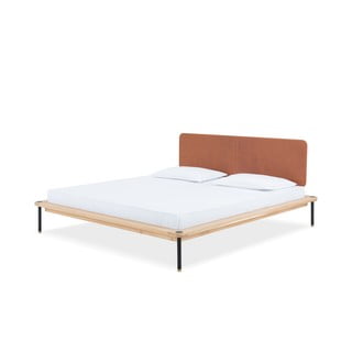 Brūna/dabīga toņa mīksta divguļamā gulta no ozolkoka ar režģi 140x200 cm Fina – Gazzda