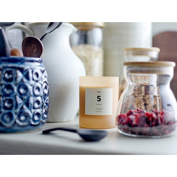 Aromātiskā svece degšanas laiks 50 h No. 5 Sea Salt – ILLUME x Bloomingville-image-1