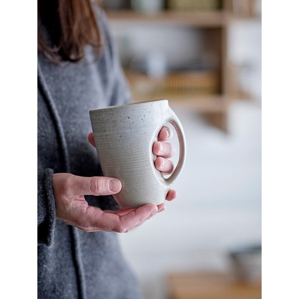 Pelēka māla krūze 550 ml Taupe – Bloomingville-image-1