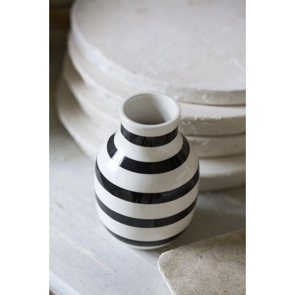 Melnbalta keramikas vāze Kähler Design Omaggio, augstums 12,5 cm-image-3