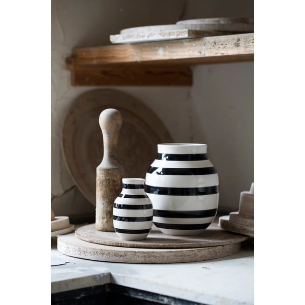 Melnbalta keramikas vāze Kähler Design Omaggio, augstums 12,5 cm-image-2