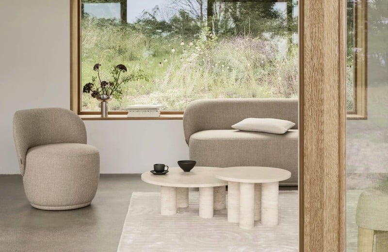 Soft Luxury tendence: koks un akmens interjerā