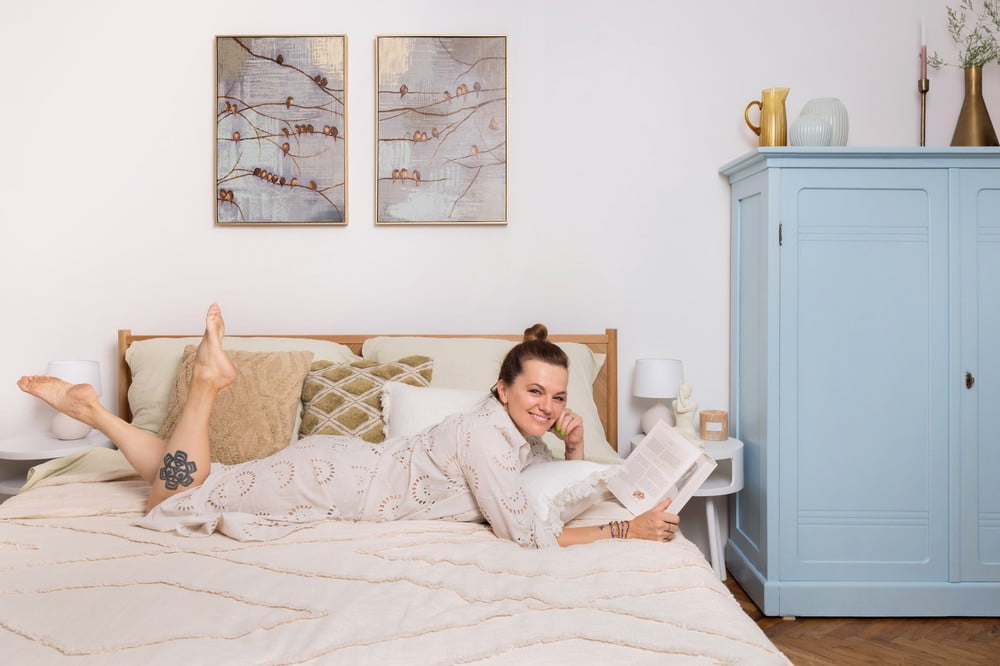 Iedvesma : Guļamistaba, Bonami interjera pārvērtības, Lauku stils, Romantiskais stils