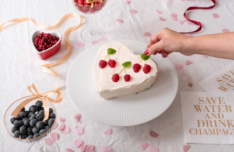 5 vienkārši padomi, kā izrotāt kūku ne tikai Valentīndienai