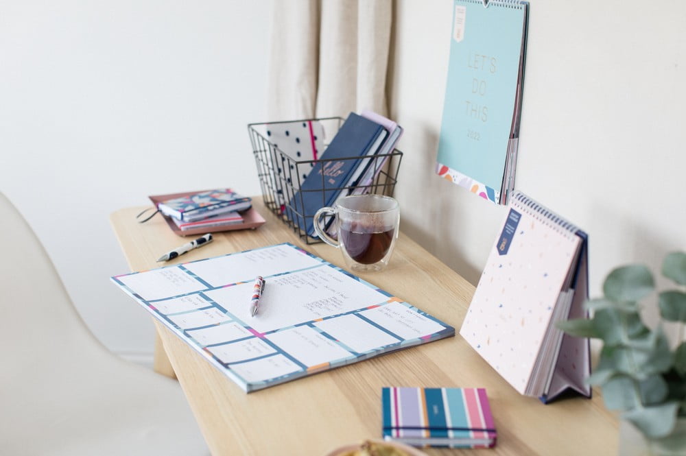 Iedvesma : Darbs un mācības, Dāvanas, Birojs