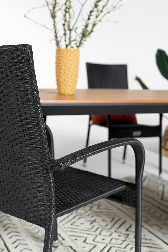 Iedvesma : Dārzs, Āra