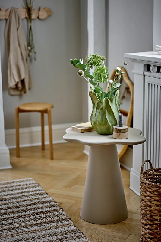 Iedvesma : Priekšnams un garderobe, Dzīvojamā istaba