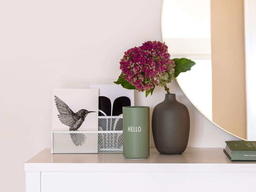 Iedvesma : Priekšnams un garderobe, Dekorācijas