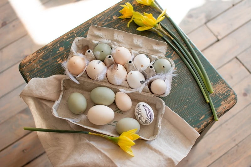 Kā dekorēt Lieldienu olas ar flomāsteriem?