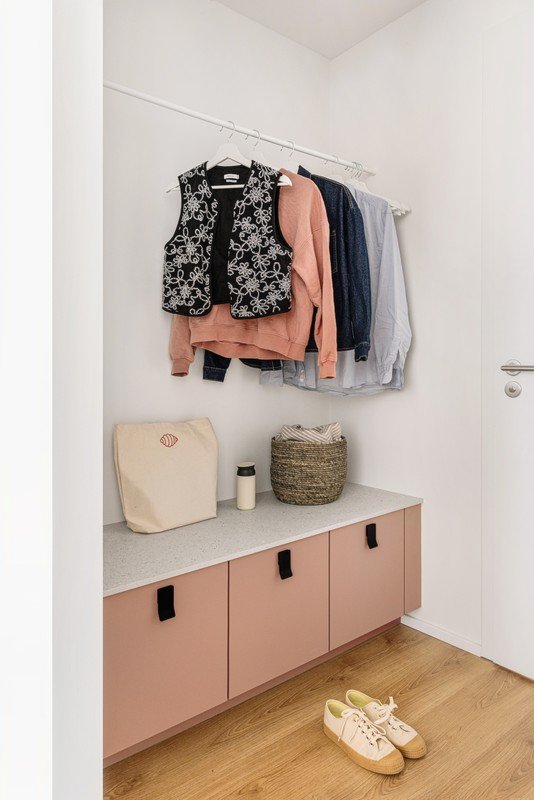 Iedvesma : Priekšnams un garderobe