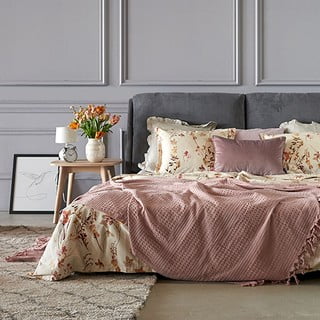 Romantiskā stila guļamistaba
