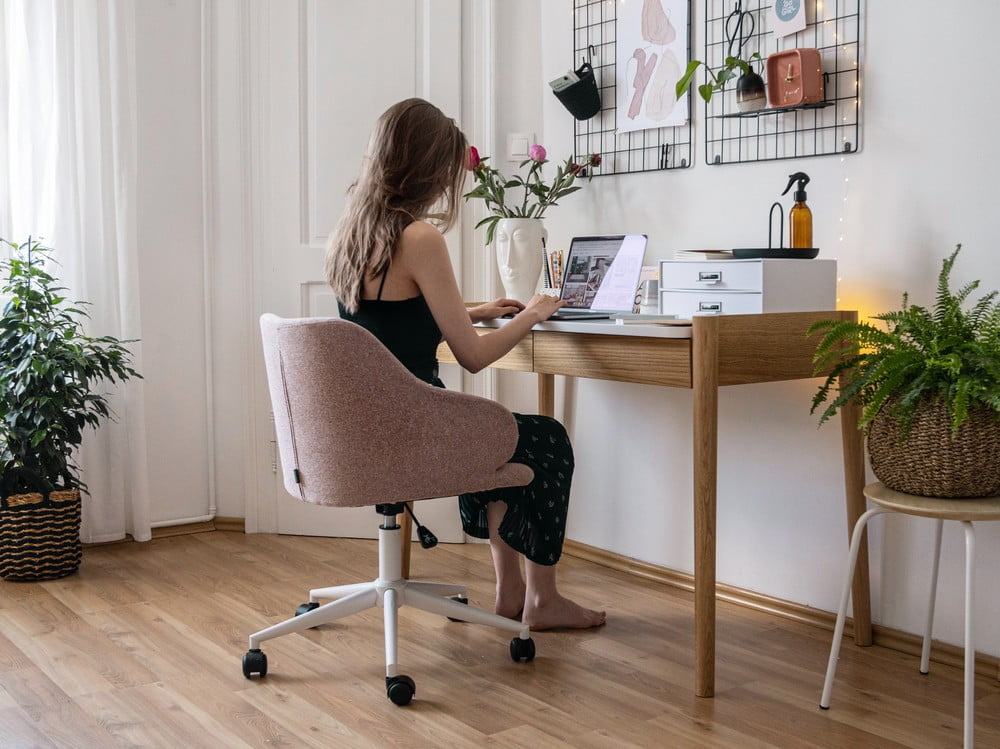 Iedvesma : Darbs un mācības, Birojs