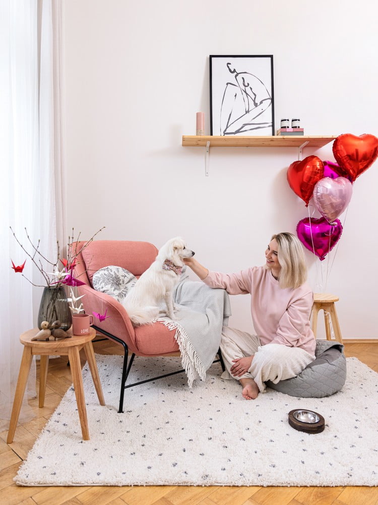 Iedvesma : Valentīna diena, Dzīvojamā istaba