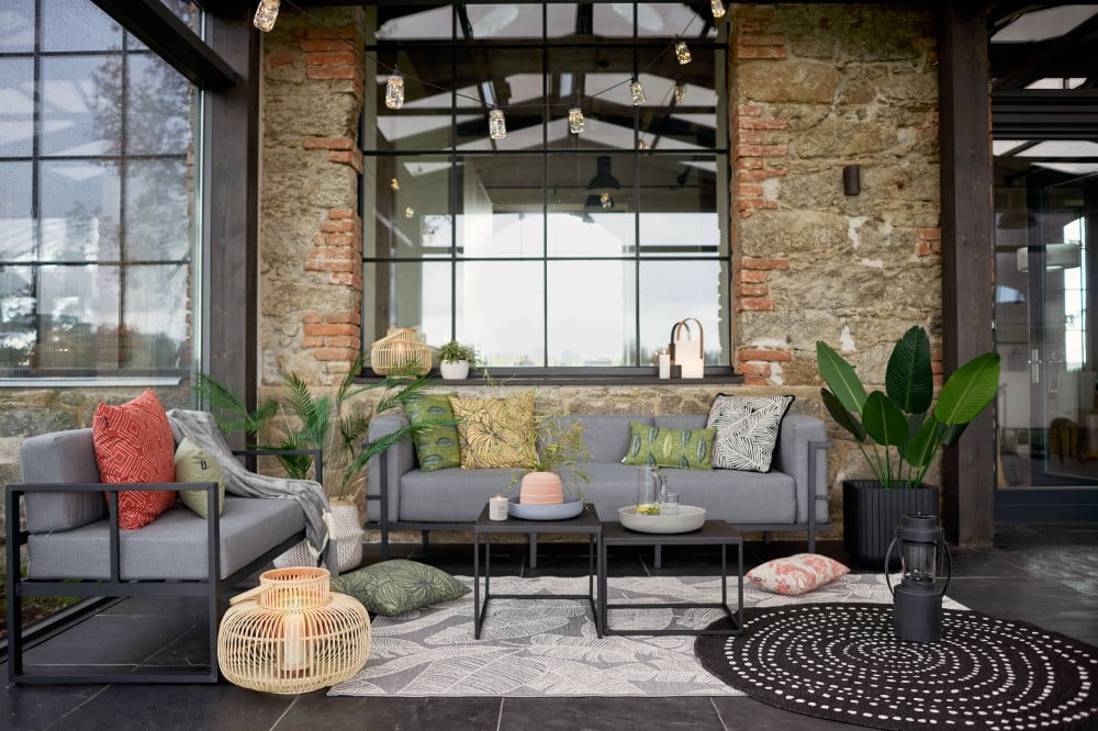 Iedvesma : Dārzs, Āra