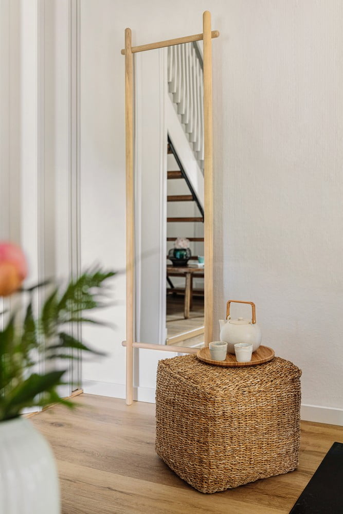 Iedvesma : Priekšnams un garderobe, Lauki