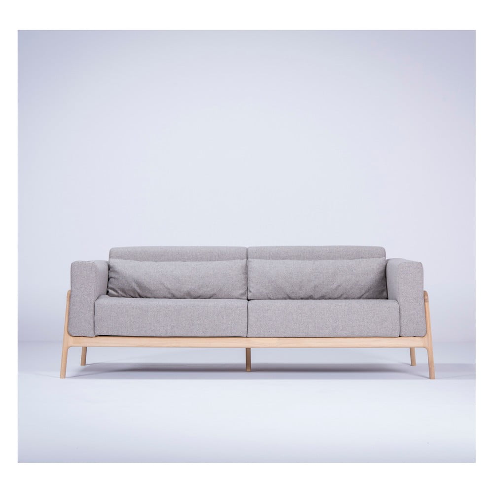 Pelēks dīvāns ar ozolkoka konstrukciju Gazzda Fawn, 210 cm