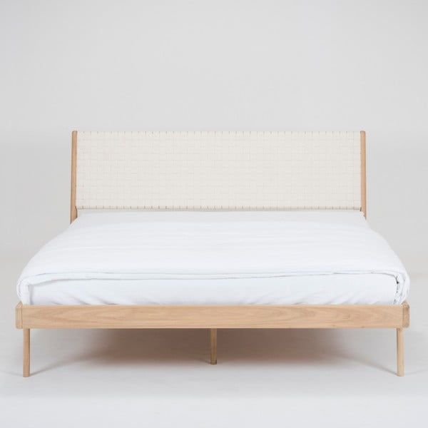 Masīva ozolkoka gulta ar baltu galvgaldu Gazzda Fawn, 180 x 200 cm